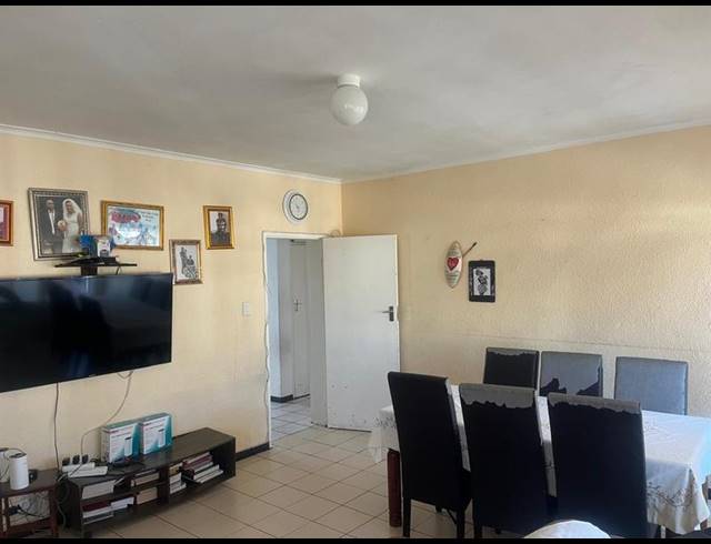 2 BEDROOM APARTMENT FOR SALE IN PAROW CENTRAL